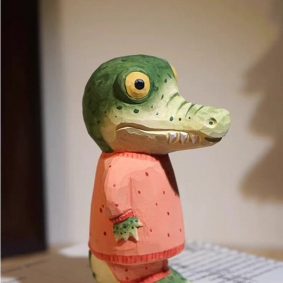 Crocodile  Girl Hand Carved Wooden Figurine Cute Animal Sculpture Desk Decor - Picture 5 of 6